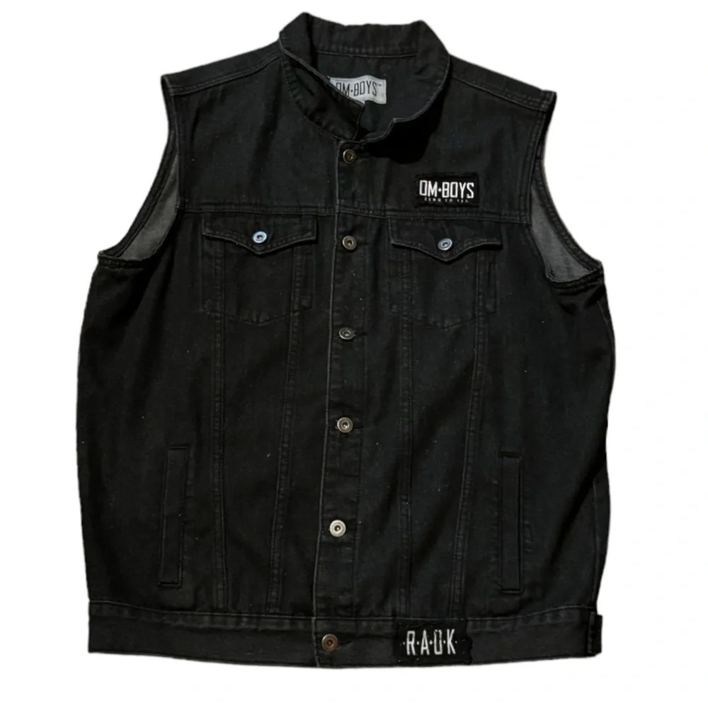 OM  BOYS vest